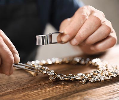 JEWELRY Necklace Repair AdobeStock 268914105 copy